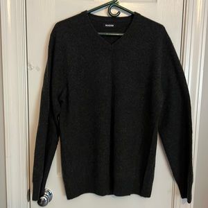 Naadam men’s v neck cashmere large charcoal sweater